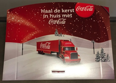 04643-1 € 12,50 coca cola karton vrachtwagen in de sneeuw 77 x 103 cm.jpeg